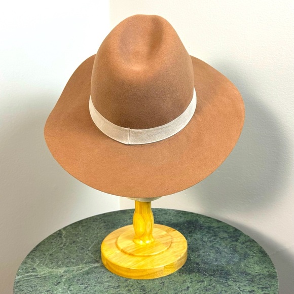 Chic Two-Tone Wool Hat Tan and Pink Wide-Brimmed Hat with Decorative Cream Band - Picture 4 of 6
